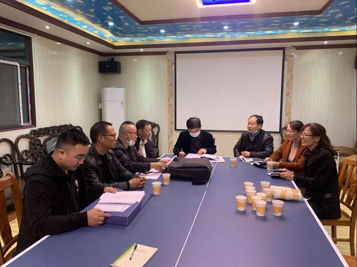 省、市、區(qū)殘聯(lián)**一行來十堰恐龍化工環(huán)氧地坪施工廠家檢查指導(dǎo)工作